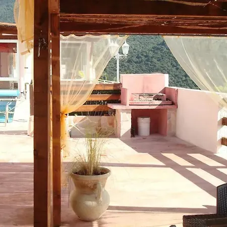 Conviviale A Olmeto Avec Piscine Privee Villa