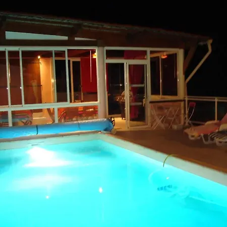 Villa Conviviale à Avec Piscine Privée *